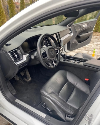 Volvo V60 cena 75800 przebieg: 118000, rok produkcji 2018 z Mielec małe 352